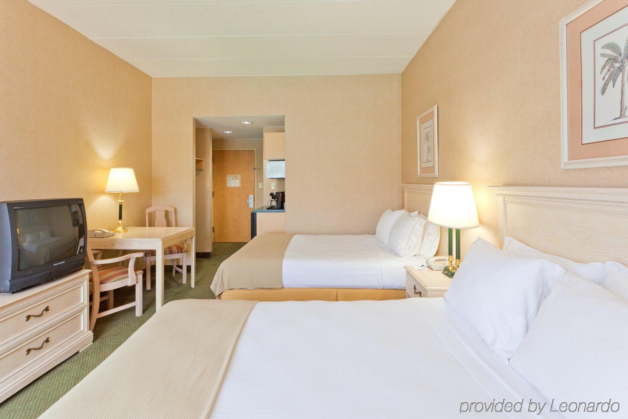 Holiday Inn Express & Suites - Ocean City, An Ihg Hotel Room photo